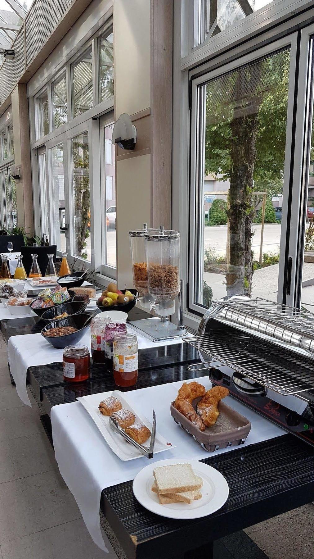 Hostellerie De La Vendee Lancy Buitenkant foto